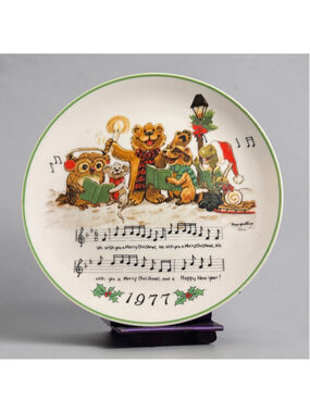 Vintage Enesco Suzy's Zoo 1977 Christmas Decorative Plate